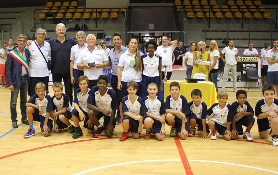 Basket A Seregno Il Torneo Dellamicizia Lo Vince La Spagna Italia