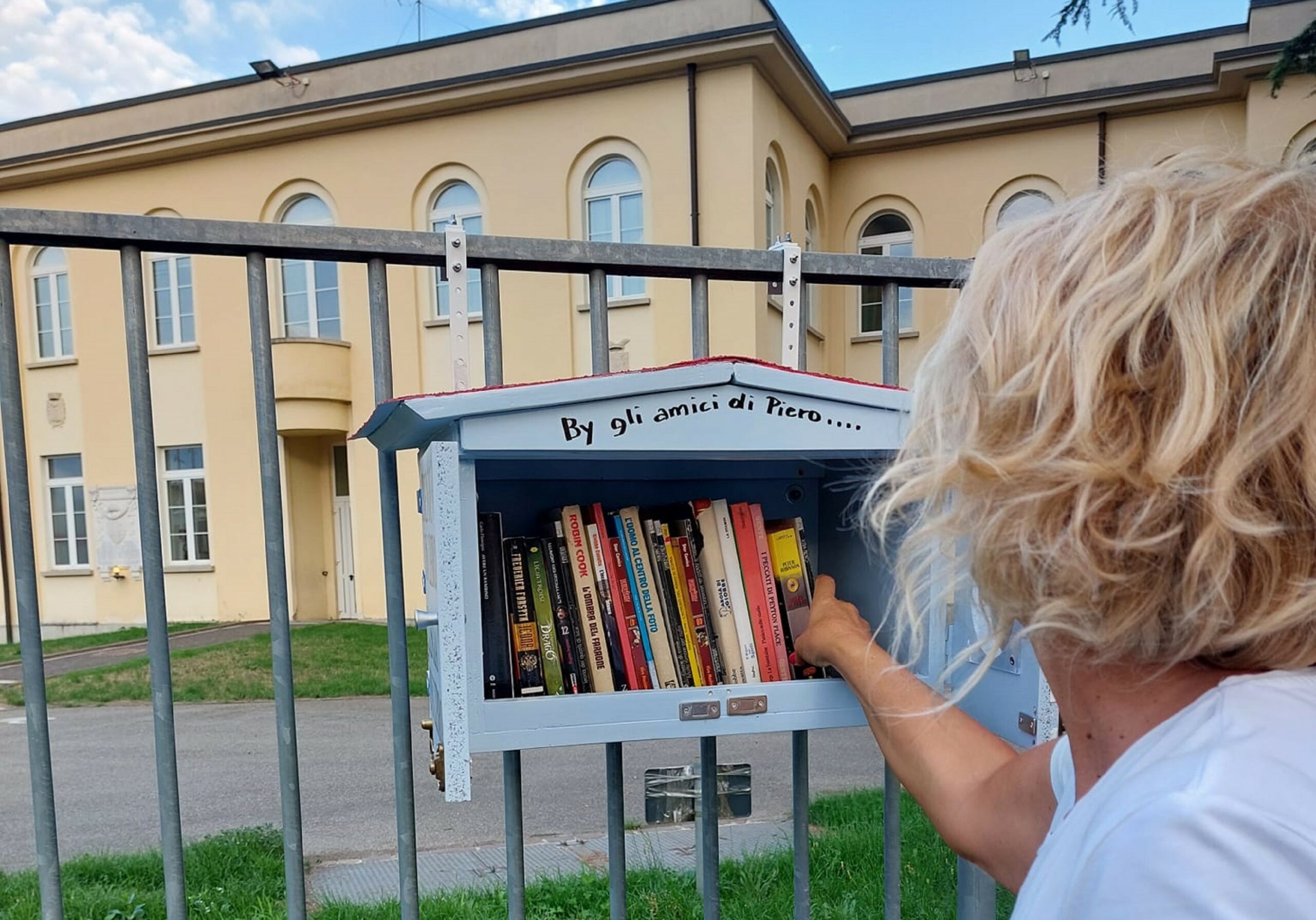 Nuova Casetta Per Il Bookcrossing Ad Albiate