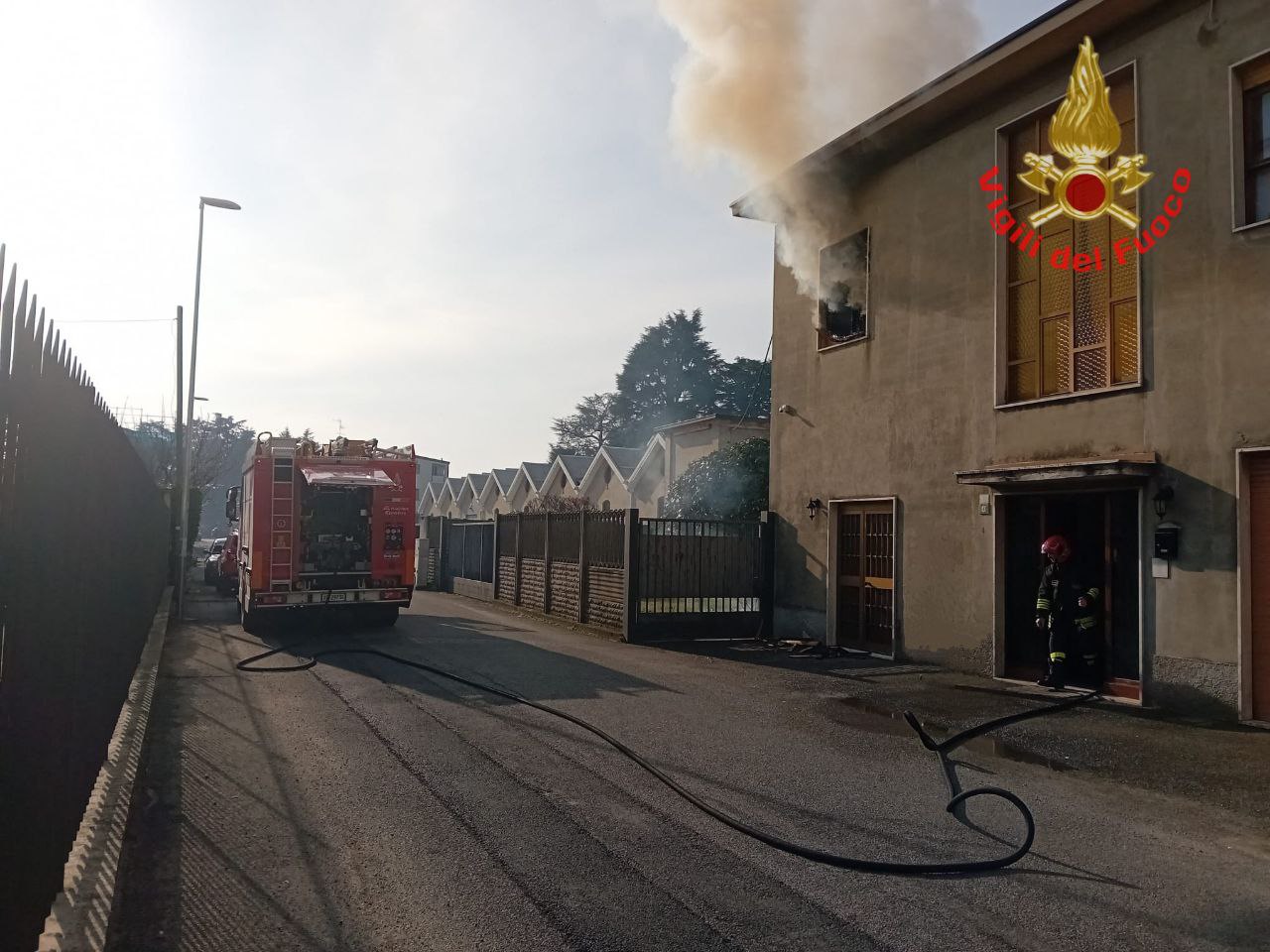 Incendi Vigili Del Fuoco Impegnati Per Ore A Sovico E Bovisio Due