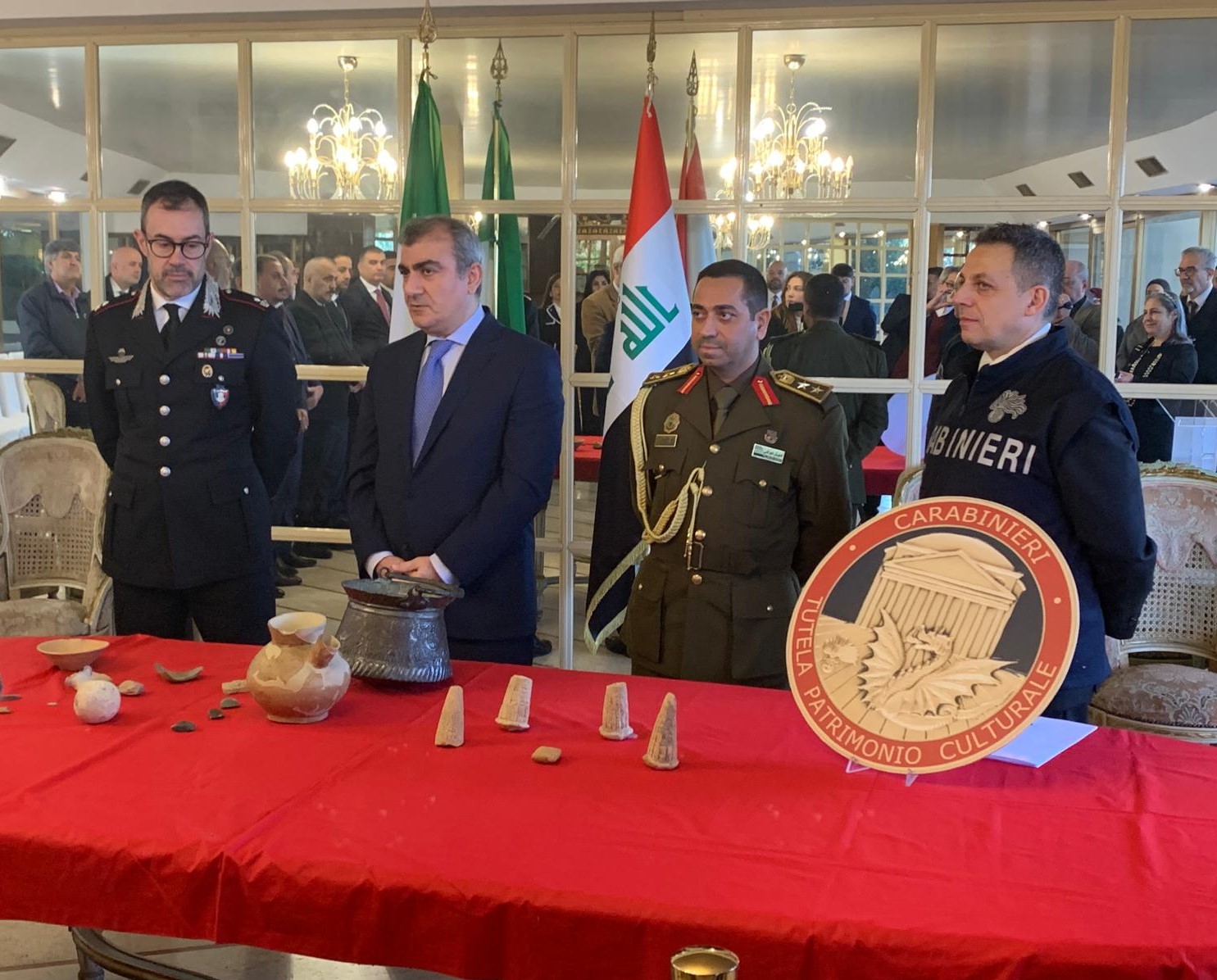 Antichissimi Reperti Iracheni Recuperati Dai Carabinieri Tpc Di Monza