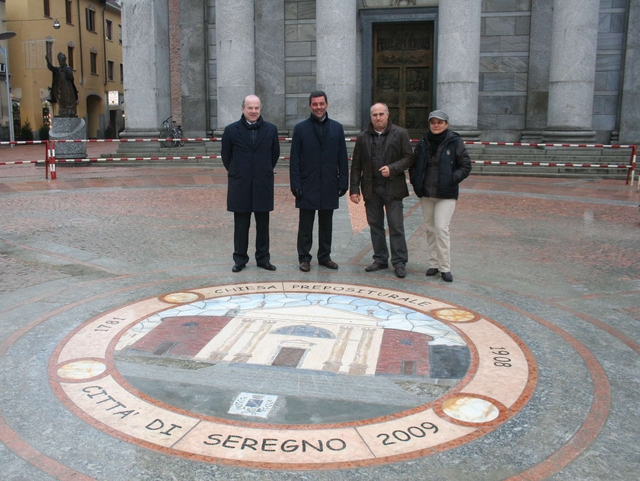 Seregno: ecco il rosonedi piazza della Concordia