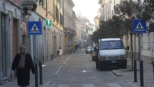 Monza, un’ora di sosta gratisper i clienti di via Bergamo