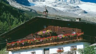 A scuola di intaglio e sculturanei masi Gallo Rosso dell’Alto Adige