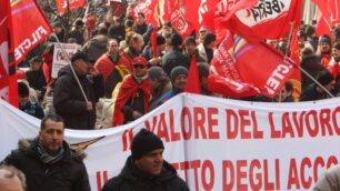 Monza, manifestazione della Cgil:1.500  lavoratori in piazza