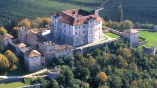 Castel Thunriapre i battenti