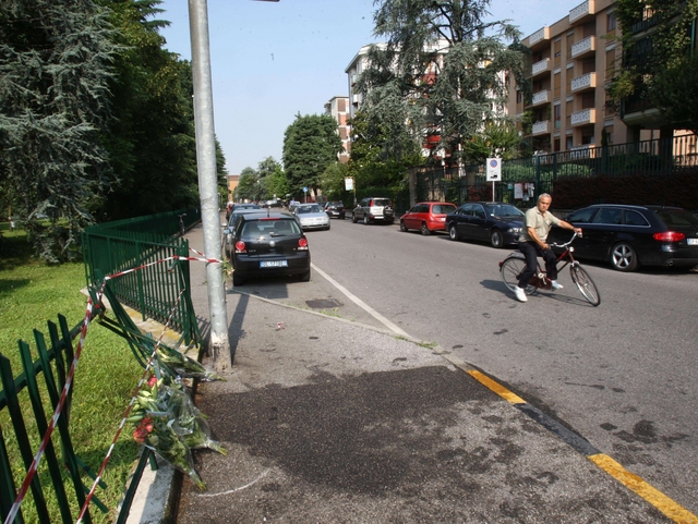 Monza, esce di strada in moto:muore trentenne di Paderno