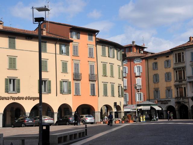 Bergamo, week-end … con piscinaAppuntamento in piazza Pontida