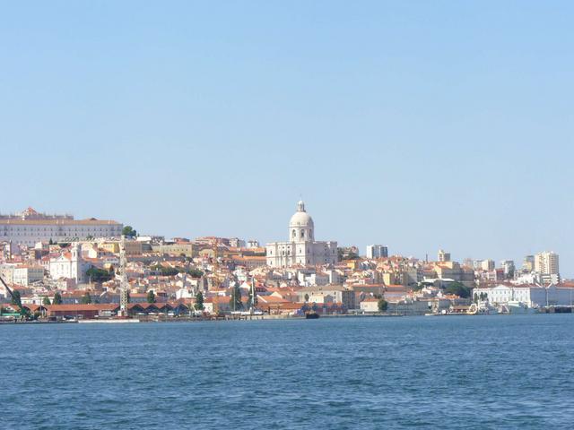 Lisbona, a Bairro Altotra Fado e locali in