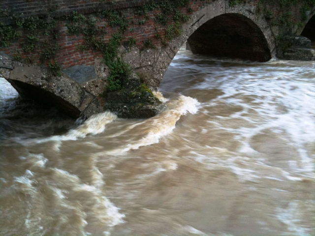 Allarme meteo fino a domenicae il Lambro torna ad ingrossarsi