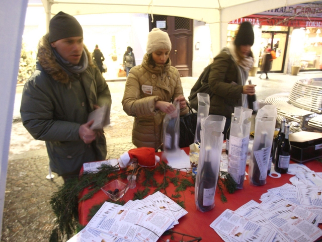 A ruba il vino dei MaltrainsemaQuando il brindisi è solidarietà