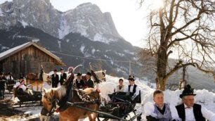 Castelrotto: il matrimonio contadinosi celebra ai piedi dell’Ape di Siusi