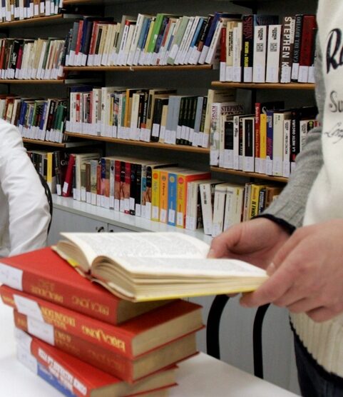 Monza, continua la raccolta libriper la biblioteca delle carcerate