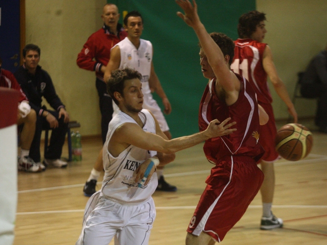 Basket, Kenfoster incerottataSoffre, ma doma la Claag Firenze