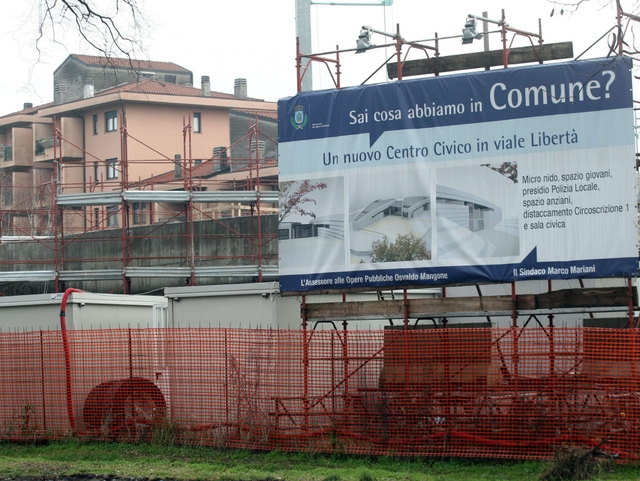 Centro civico, lavori alla moviolaA Monza altro cantiere in ritardo