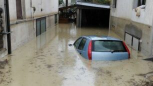 Maltempo, allerta protezione civile
Paura per fiumi e feste paesane