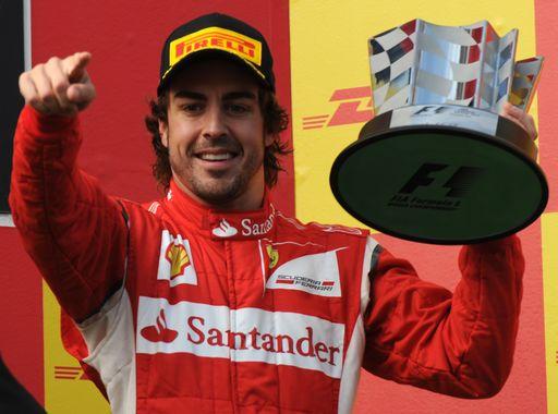 F1, Fernando Alonso prolungaSarà rosso Ferrari fino al 2016