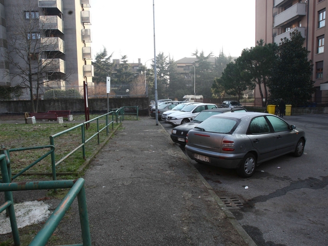 Via nell’oblio, petizione a Monza«Esistiamo solo per multarci»