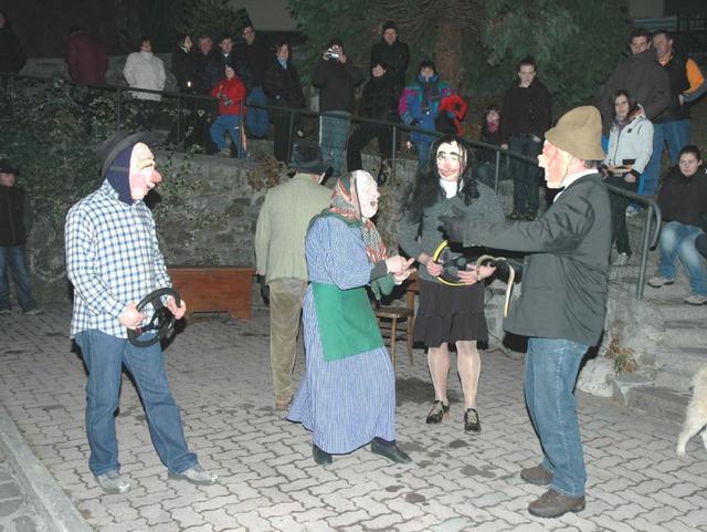 Carnevale, maschere e sfilateCarri in Val Brembama e Imagna