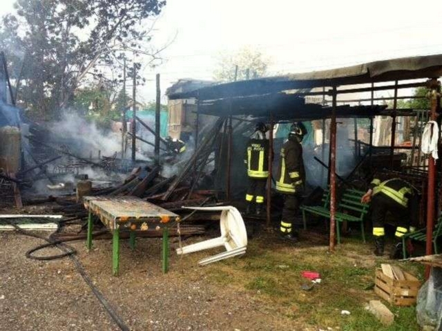 Desio, incendio in zona ospedalePaura per bombole di gas: vuote