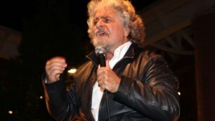 Vimercate, Beppe Grillo mattatore«Difendete la Brianza dal grigio»