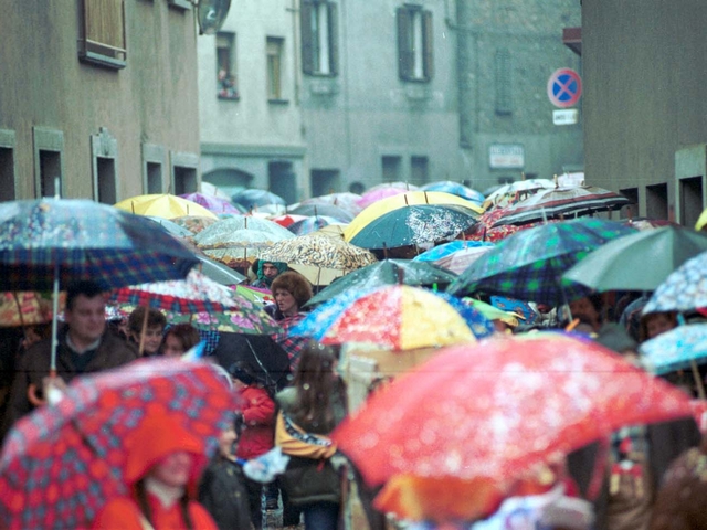 Meteo, nel week-end temporalie calo brusco delle temperature