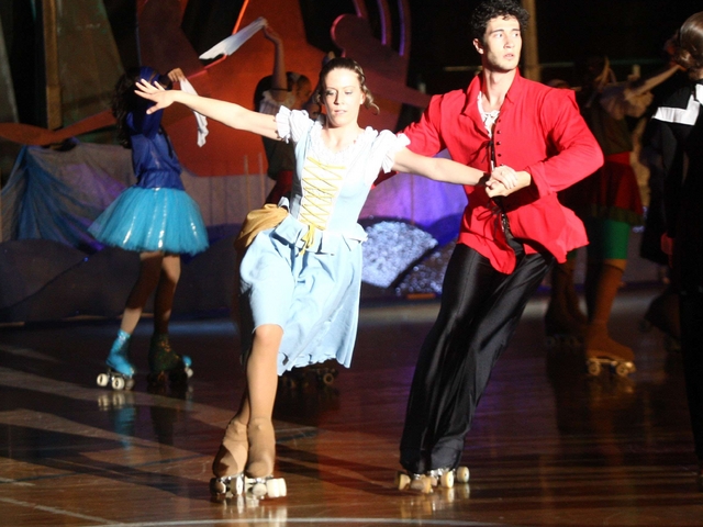 Renzo e Lucia sui pattini,successo per Astro Skating