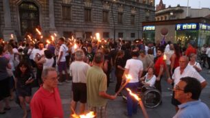 Monza, fiaccolata contro PgtAssedio in Consiglio comunale