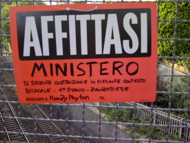 Monza, ”ministero affittasi:rivolgersi a Monzy Python”