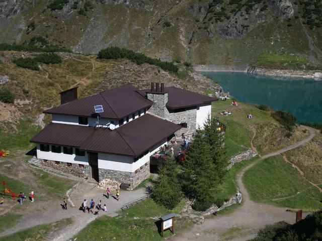 Riaprono i rifugi del CaiSentieri e itinerari sulle Orobie