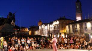 Monza, il circo è arrivato in piazzaInizio bagnato al Non solo clown