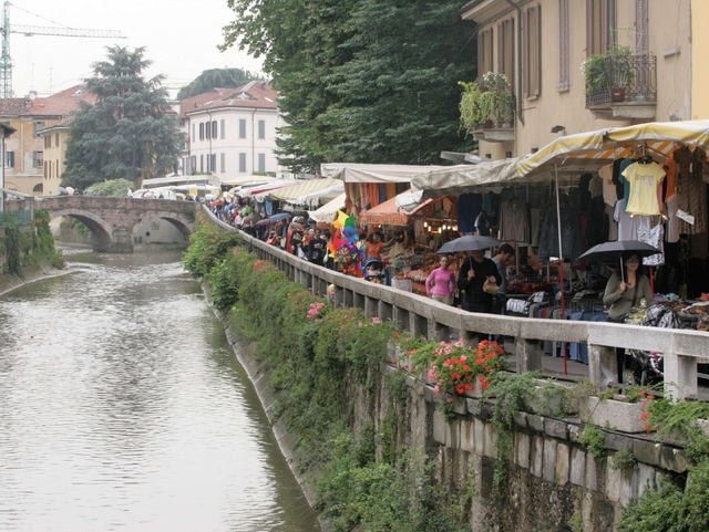 Monza: zona San Gerardino,via le auto dopo il restyling