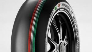 Superbike, pneumatici tricoloriper la superpole del gp di Monza