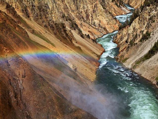 Dalle Rockies a YellowstoneI grandi parchi d’America