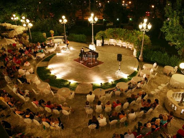 Bollicine e il grande Morricone Gli eventi al Grand Hotel Rimini