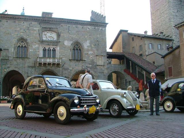 Le mitiche «Topolino» in tourda Bergamo sino alla Siclia