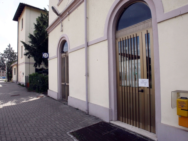 Stazione di Monza-Sobborghi,vandalizzata la sala d’attesa