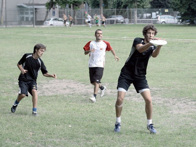 Desio, nel torneo di frisbeeprendono il volo i portafogli