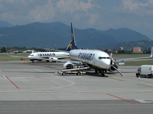 Ryanair chiude 7 rotteda/per Alghero