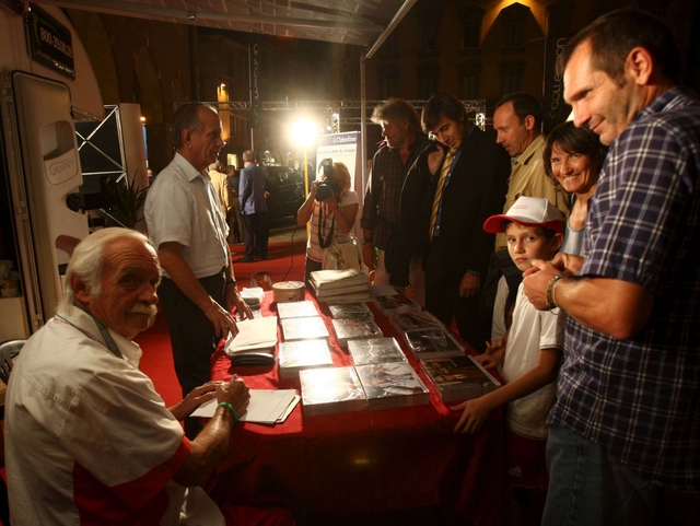 Amici dell’Autodromo e Raisport,in piazza il presente e il passato