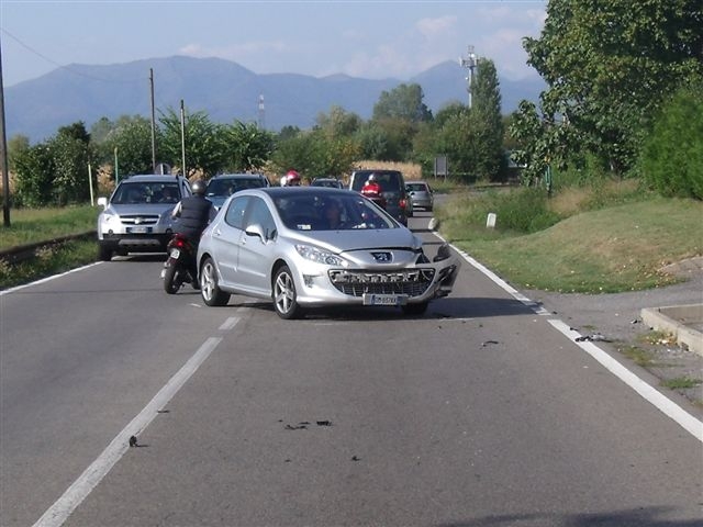 Giussano, "vola" dalla motoFerite e traffico in tilt per ore