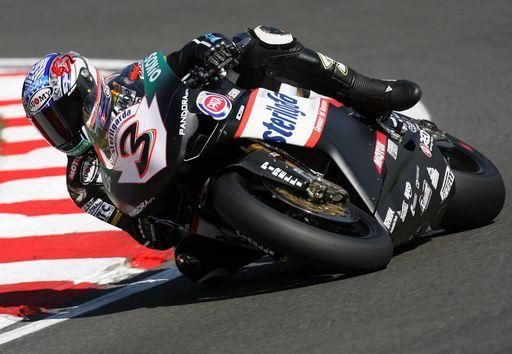 Spettacolo Superbike a MonzaSuperpole a Max Biaggi e Aprilia