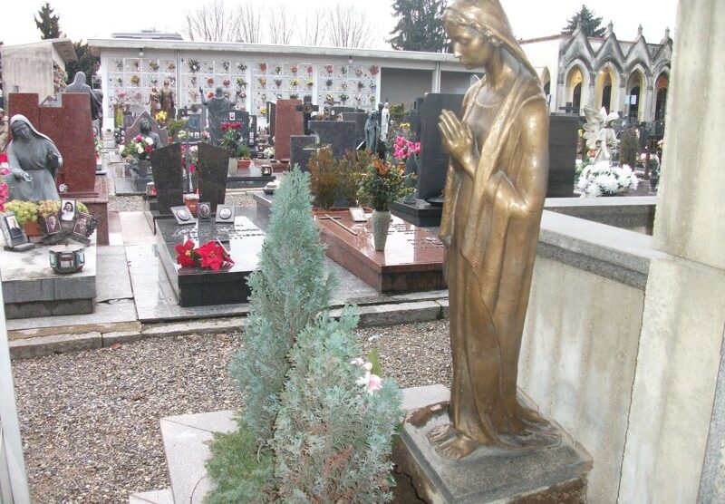 Furti di statue al cimitero di Desio