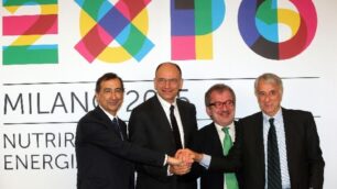 Enrico Letta con Giuseppe Sala, Roberto Maroni e Giuliano Pisapia per Expo 2015