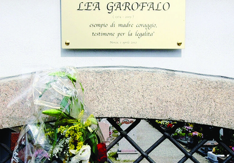 La targa fatta apporre nell’aprile del 2012 dal comune di Monza per ricordare la morte di Lea Garofalo