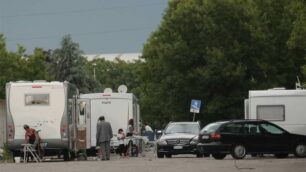 La carovana di nomadi arrivata a Monza giovedì