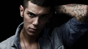 Emis Killa (dalla pagina facebook ufficiale)