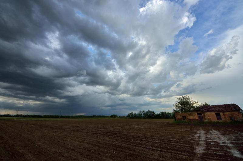 Cielo variabile sul Vimercatese nella foto del lettore Matteo Baldon