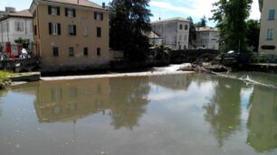 Monza, sullo sfondo il tronco nel Lambro