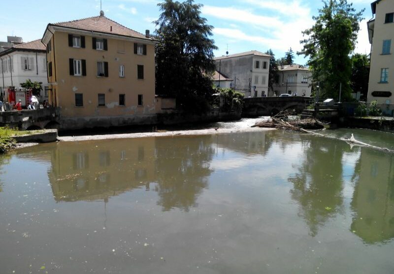 Monza, sullo sfondo il tronco nel Lambro