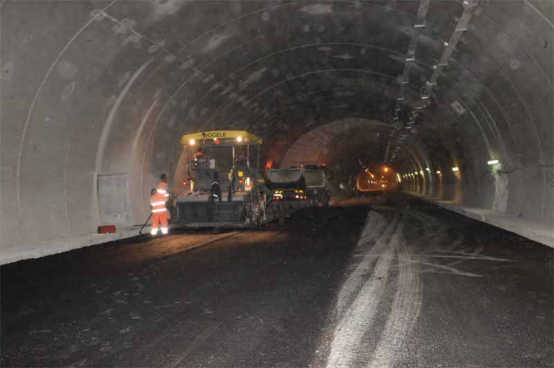 I lavori nella galleria Monte Piazzo